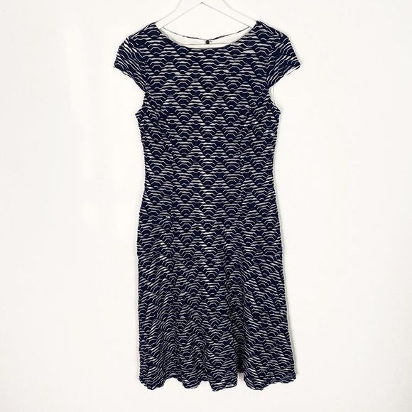 Anne Klein Dresses & Skirts - Anne Klein Blue & White Zig Zag Textured Cap Sleeve Dress